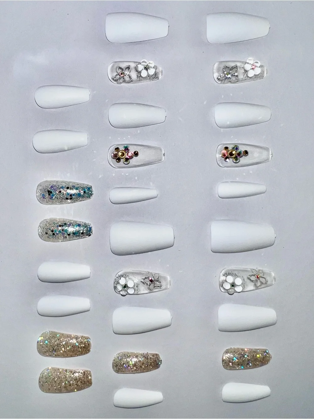 Look Beautiful 28pc press on nails fits medium and large